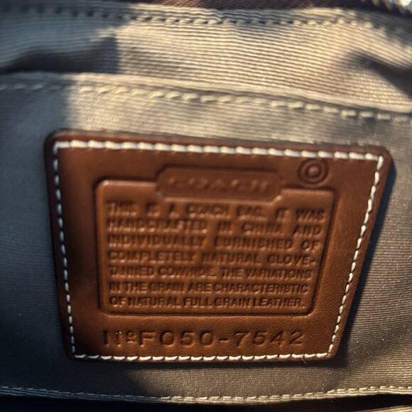 Vintage COACH Mini Hampton Brown Leather Purse - Picture 6 of 7